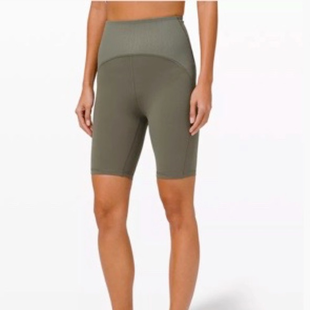 Lululemon, Army Green, Super High Rise shirt 8”
